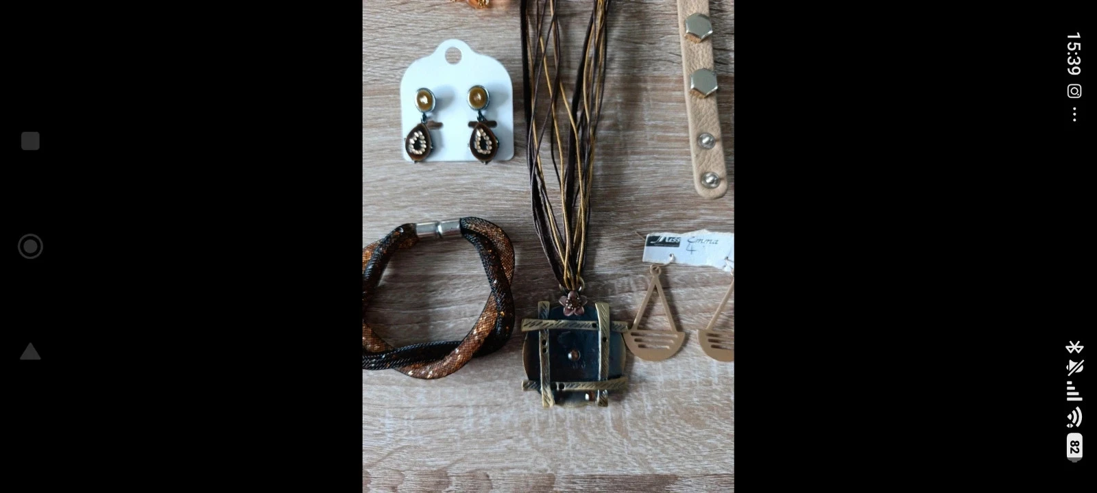 Lote de joyería fantasía para mujer de 6 piezas – Collar, pulseras y pendientes dorados – photo 5